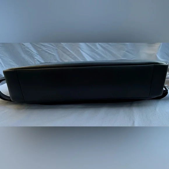 NWT Michael Kors Quilted Interior Leather Messenger Bag with Black Accents - Picture 11 of 15